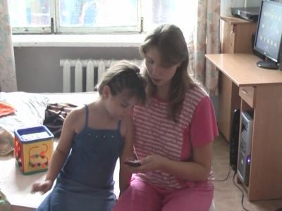 В Луганске милиционер спас жизнь летней девочки