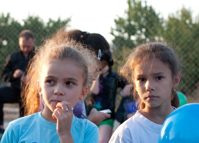 Владимир Медяник открыл новую детскую площадку на улице им Газеты Луганская правда