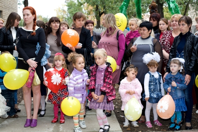 При содействии Владимира Медяника в поселке Краснодон открылся первый детский сад