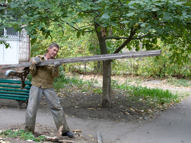 По инициативе Владимира Медяника жители Медгородка провели уже третий субботник