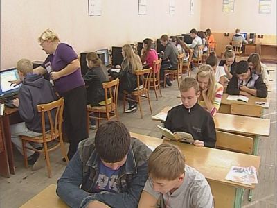 Благодаря Владимиру Медянику в Луганске продолжается компьютеризация школ