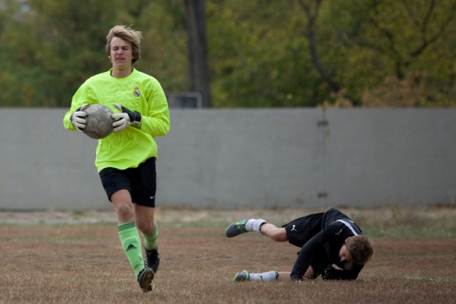 На турнире по футболу на Кубок Владимира Медяника на поле вышли следующие команды