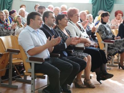 Владимир Медяник поздравил луганских ветеранов войны и труда