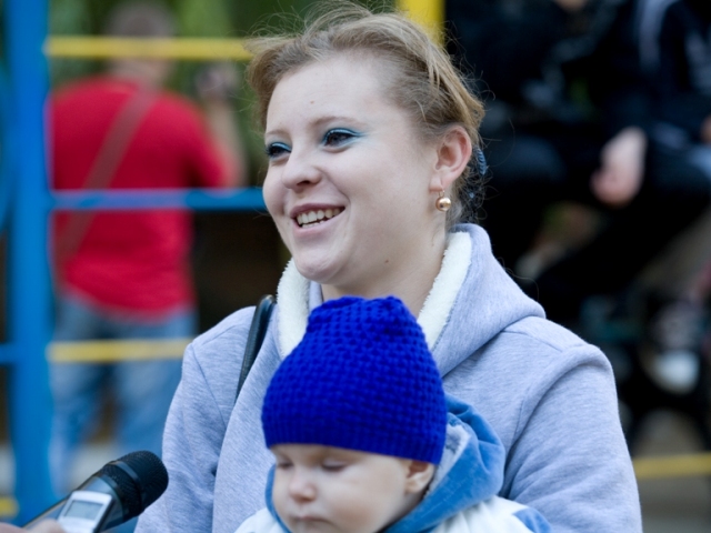 В Краснодоне при содействии Владимира Медяника открыли новую детскую площадку