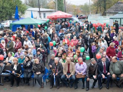 Владимир Медяник поздравил жителей Верхнешевыревки с Днем села