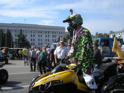 Покататься в грязи починить машину испытать себя и получить удовольствие на Донбасстрофи фото видео