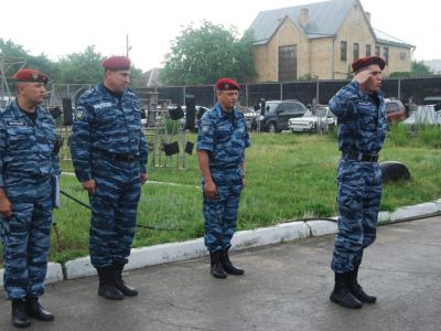 В Луганске испытывали бойцов Беркута