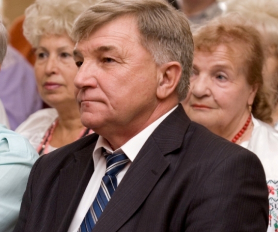 Владимир Медяник поздравил ветеранов накануне Дня пожилых людей