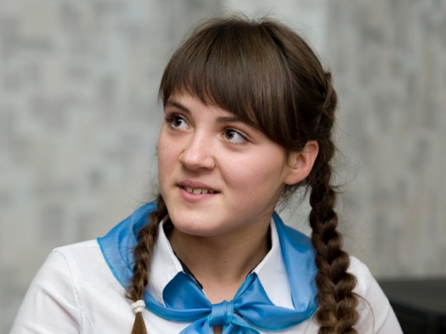 По инициативе Владимира Медяника еще одна школа Краснодонского района была компьютеризирована и обеспечена учебниками