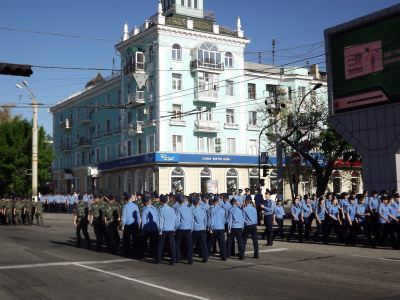 Репетицию парада ко Дню Победы провели в Луганске фото видео