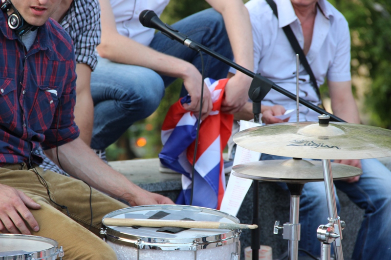 Полу Маккартни будет приятно Луганчане приготовили музыканту подарок фото видео