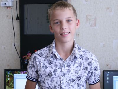 На Краснодонщине благодаря Владимиру Медянику продолжается компьютеризация школ