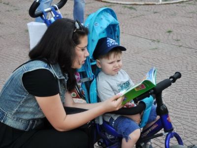 Пушкин в свой день рождения возложил цветы к памятнику Шевченко фото