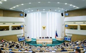 Российские сенаторы приняли заявление относительно политического кризиса в Украине