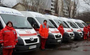 Луганску подарили 12 машин скорой помощи (фото)