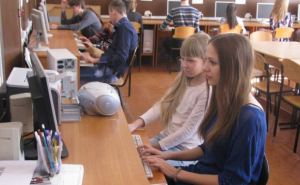 Нардеп Медяник подарил луганской школе №5 лицензионное программное обеспечение для компьютерного класса (фото)
