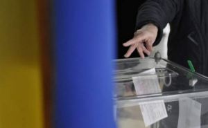 Во второй тур выборов президента выходят Порошенко и Тигипко