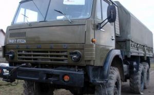 Вооруженные люди угнали КамАЗ из автошколы в Алчевске