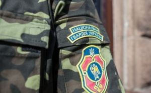 Воинскую часть в Луганске штурмуют 300 вооруженных людей. — Нацгвардия
