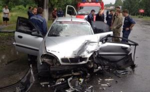 Луганские спасатели освободили четырех человек из разбитых в ДТП авто (фото)