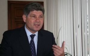 Мэр Луганска требует прекратить уничтожение города