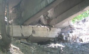 В Донецкой области взорвали мост через Северский Донец (фото)