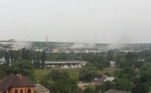 Под Луганском в поселке Роскошное идет бой. — Очевидцы