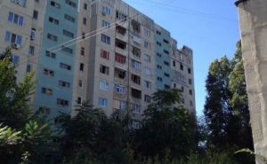 Люди начали возвращаться в город, но без света и воды очень проблематично жить в многоэтажках. — Рассказ о визите в Луганск (фото)