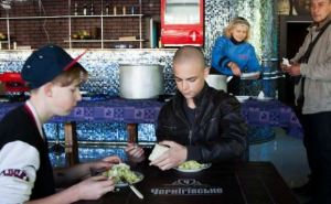 Луганск в объективе: бесплатные столовые (фото)