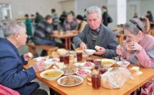 В Луганске работает 6 социальных столовых