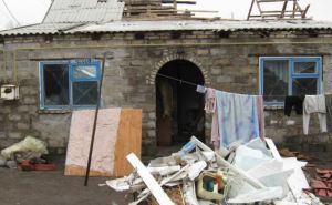 В Трехизбенке восстанавливают дома, пострадавшие от обстрелов (фото)