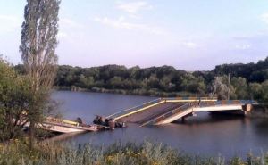 В Мариуполе подорвали железнодорожный мост