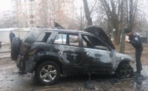 В Харькове под зданием суда сгорела машина (фото)