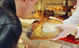 Харьковской области не хватает муки на социальный хлеб