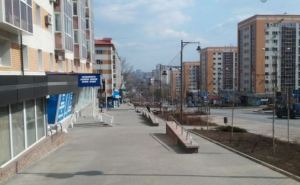 Пустынные улицы, пустые супермаркеты, бананы по 64 гривны: свежие фото Донецка