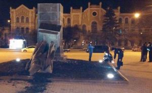 В Харькове за ночь снесли три памятника