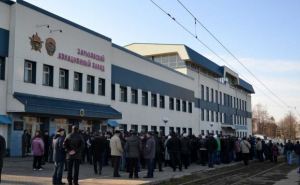 Сотрудники Харьковского авиационного завода снова вышли на пикет