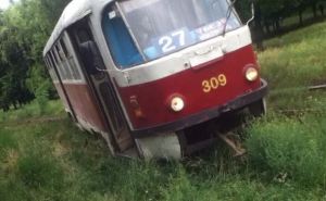 В Харькове сразу два трамвая слетели с рельсов