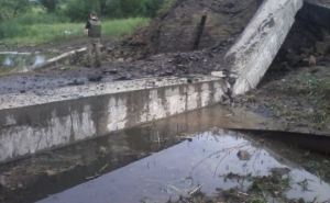 В Луганской области подорвали еще один мост (фото)