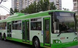В Луганске на маршрутах работает 15 троллейбусов и 9 городских автобусов