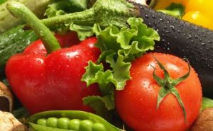 В Донецке снизили цены на овощи и фрукты вплоть до 50%