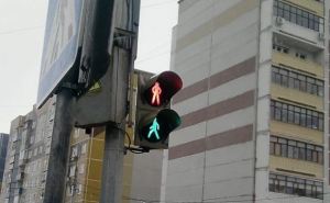 В Луганске продолжается ремонт светофоров