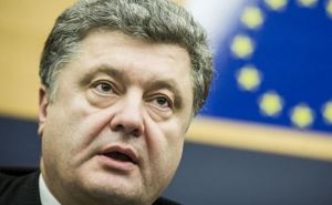 Порошенко исключил из санкционного списка журналистов