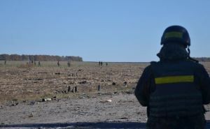 В Сватово проводят инженерную разведку и зачистку территории вокруг арсенала (фото)