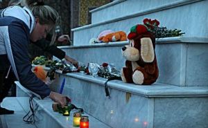 Жители Луганска почтили память погибших в авиакатастрофе в Египте (фото)