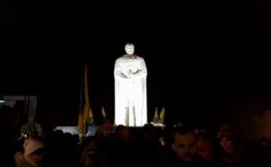 В Мариуполе на месте памятника Ленину появился князь Святослав
