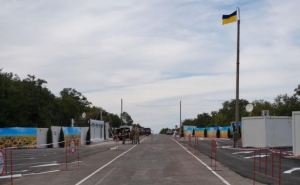 Поток пассажиров через пункты пропуска в зоне АТО на Донбассе растет