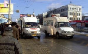 Количество маршруток в Луганске резко увеличилось за счет подорожания проезда