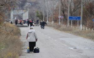 Луганчане жалуются на огромные очереди возле пункта пропуска в Станице