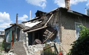 В Попаснянском районе восстанавливают дома, разрушенные обстрелами (фото)